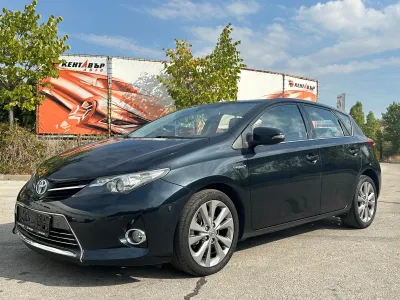 Toyota Auris Автомат/хибрид/Сервизна книжка