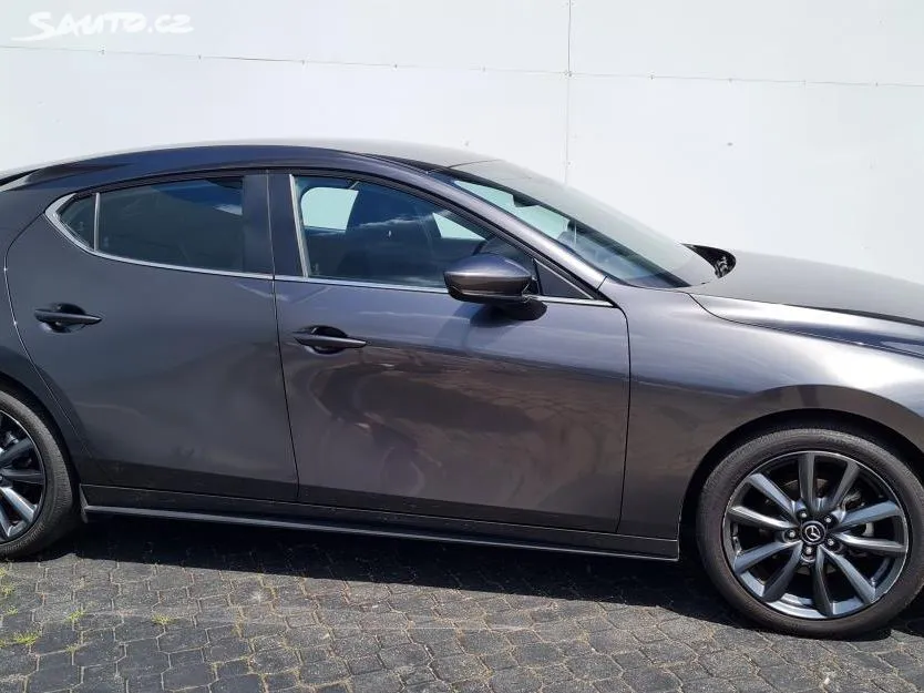 Mazda 3 G122 A/T Plus HB Image 2