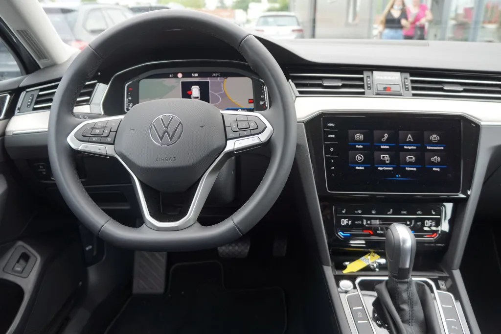 Volkswagen Passat VARIANT 1.5 TSI DSG ELEGANCE FACELIFT*NAVI Image 8